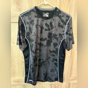 Under Armour fitted heat control shirt